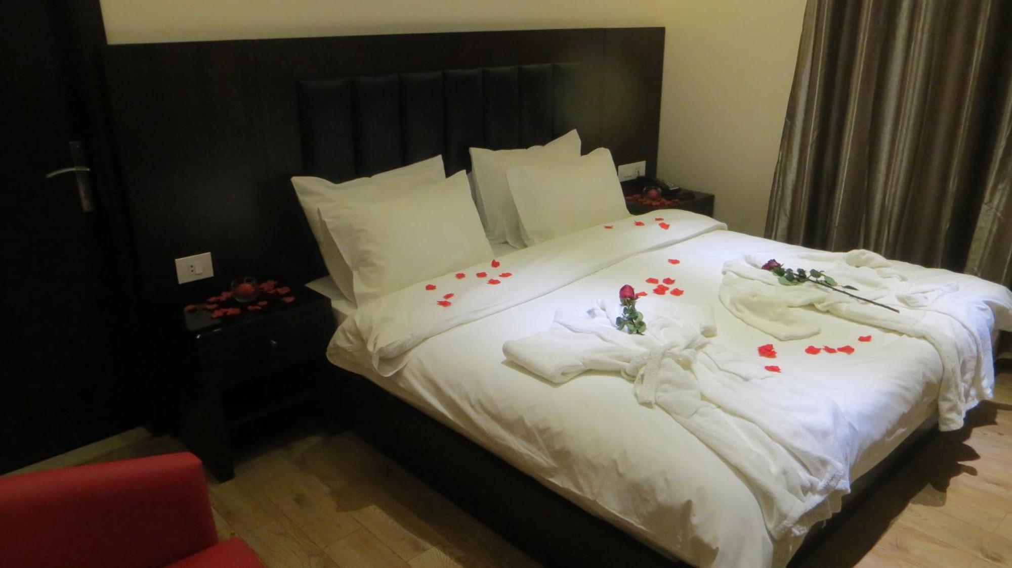 Jounieh Suites Boutique Hotel Eksteriør bilde